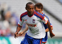 【明治安田Ｊ１ １ｓｔ 第11節 横浜FMvs新潟】バー直撃の惜しいシュートを放ったレオ シルバ（新潟）（4/5）