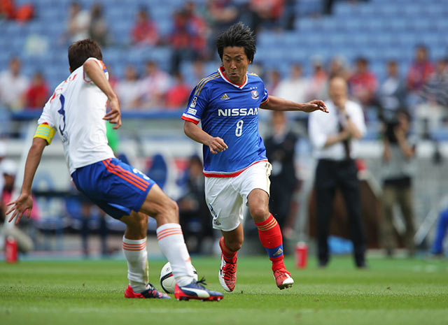 【明治安田Ｊ１ １ｓｔ 第11節 横浜FMvs新潟】相手DFの足元を通すパスで決勝点をお膳立てした中町（横浜FM）（2/5）