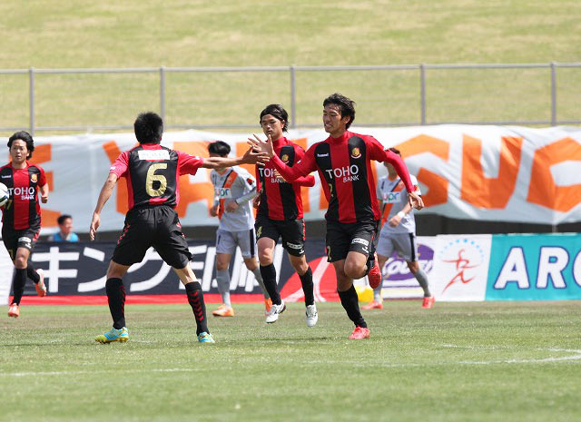 【明治安田Ｊ３ 第11節 福島vs山口】42分に反撃の狼煙となるゴールを決めた岡田（福島）（2/2）