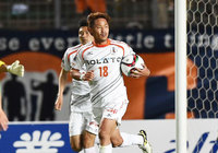 【明治安田Ｊ２ 第13節 岐阜vs愛媛】CKを頭で合わせ一矢報いるゴールを決めた西田（愛媛）（2/3）