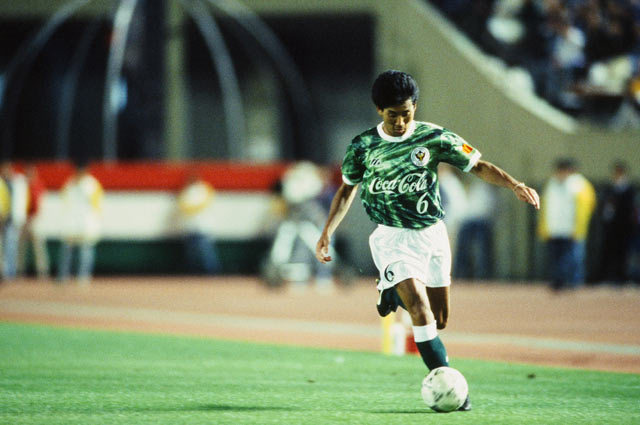 【5月15日はＪリーグの日！1993年 開幕戦プレイバック】エネルギッシュなプレーで左サイドを駆け上がった都並　敏史（16/20） 