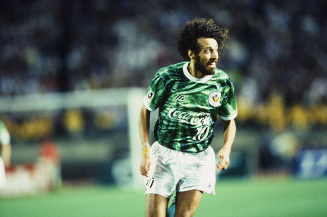 【5月15日はＪリーグの日！1993年 開幕戦プレイバック】華麗なテクニックでＶ川崎の攻撃陣を操ったラモス　瑠偉（12/20）