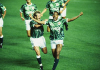 【5月15日はＪリーグの日！1993年 開幕戦プレイバック】記念すべきゴール第1号をマークしたマイヤー（Ｖ川崎）（9/20）