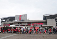 【明治安田Ｊ１ １ｓｔ 第12節 浦和vsFC東京】開場を待ちわびる浦和のファン・サポーター（5/15）