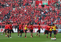 【明治安田Ｊ１ １ｓｔ 第12節 浦和vsFC東京】試合前のアップを開始する浦和の選手たち（6/15）