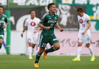  【明治安田Ｊ１ １ｓｔ 第12節 松本vs神戸】鋭いドリブルから先制点を決めた前田（松本）（1/5）