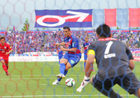 【明治安田Ｊ１ １ｓｔ 第12節 甲府vs山形】PKで再加入後初得点を決め、リードを広げたバレー（甲府）（3/5）