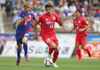 【明治安田Ｊ１ １ｓｔ 第12節 甲府vs山形】鋭いシュートを放ったロメロ フランク（山形）（2/5）