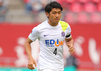 【明治安田Ｊ１ １ｓｔ 第12節 鹿島vs広島】Ｊ１通算300試合出場達成を達成した水本（広島）（5/5）