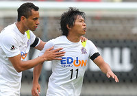 【明治安田Ｊ１ １ｓｔ 第12節 鹿島vs広島】均衡破る一撃を決めるも直後に負傷交代した佐藤（広島）（1/5）