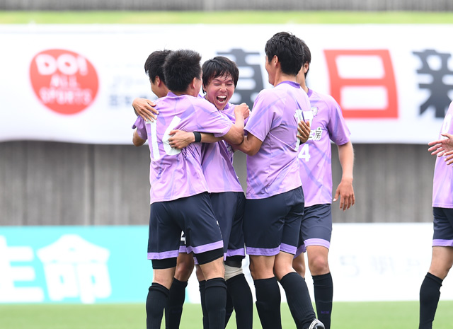 【明治安田Ｊ３ 第12節 藤枝vs町田】同点に追いつく今季初ゴールを決めた小川（藤枝）（2/２）