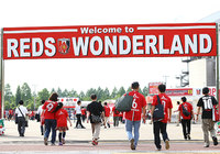 【明治安田Ｊ１ １ｓｔ 第13節 浦和vs鹿島】続々と集まる浦和ファン・サポーター（2/15）