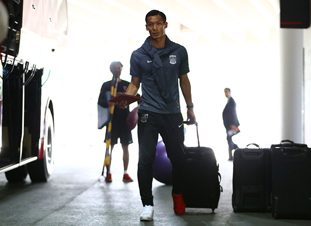 【明治安田Ｊ１ １ｓｔ 第13節 浦和vs鹿島】会場入りをする槙野（浦和）（5/15）