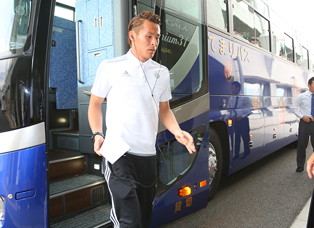 【明治安田Ｊ１ １ｓｔ 第13節 松本vs横浜FM】会場入りする村山（松本）（3/15）