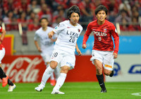 【明治安田Ｊ１ １ｓｔ 第13節 浦和vs鹿島】オウンゴールを誘うロングパスを入れた柴崎（鹿島）（11/15）