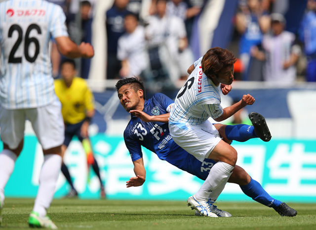 【明治安田Ｊ２ 第15節 福岡vs讃岐】後半アディショナルタイムにゴールを決めた鈴木（福岡）（2/3）