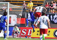 【明治安田Ｊ２ 第15節 徳島vs札幌】豪快なヘディングで3試合連続ゴールを叩き込んだ都倉（札幌）（2/3）