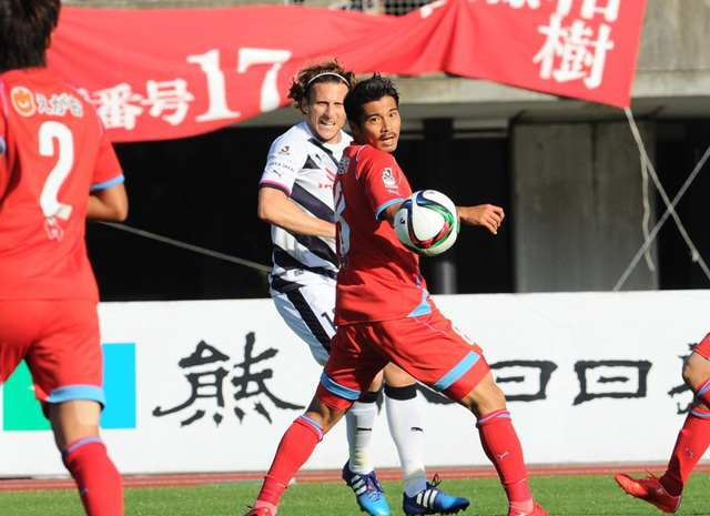 【明治安田Ｊ２ 第15節 熊本vsＣ大阪】熊本のゴールを脅かした得点王のフォルラン（Ｃ大阪）（2/3）