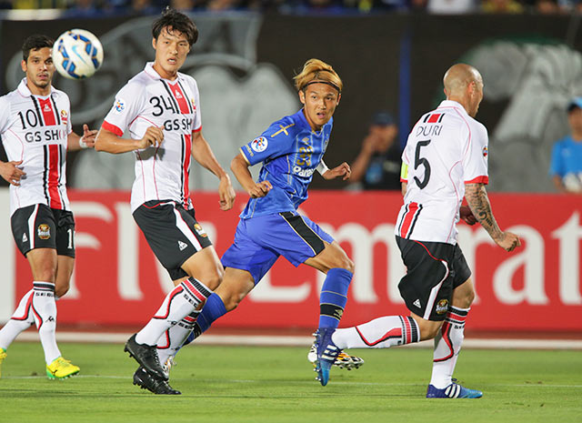 【ＡＣＬ２０１５ ラウンド16 第2戦 Ｇ大阪vsFCソウル】16分に先制点をお膳立てした宇佐美（Ｇ大阪）（4/10）