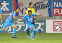 【明治安田Ｊ１ １ｓｔ 第14節 鳥栖vs浦和】鮮やかな直接FKで先制点を決めた水沼（鳥栖）（1/5）