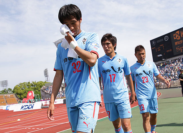 【明治安田Ｊ２ 第16節 京都vs熊本】終了間際にクォン ハンジン（#32）が1点を返すも勝利を飾れなかった熊本（3/3）