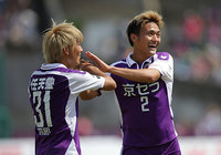 【明治安田Ｊ２ 第16節 京都vs熊本】CKからリードを広げるゴールを決めた菅沼（京都）（2/3）