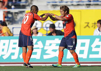 【明治安田Ｊ２ 第16節 愛媛vs横浜FC】2試合ぶりとなる今季3点目を決めた三原（愛媛）（2/3）