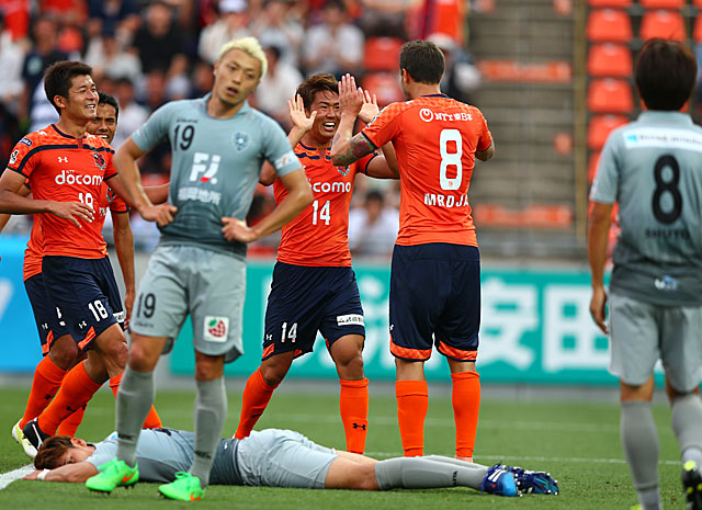 【明治安田Ｊ２ 第16節 大宮vs福岡】後半アディショナルタイムに価千金の決勝ゴールを挙げた清水（大宮）（2/3）