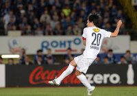 【明治安田Ｊ１ １ｓｔ 第10節 Ｇ大阪vs鹿島】果敢にＧ大阪ゴールを狙う柴崎（鹿島）（4/10）