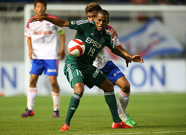 【ＹＮＣ 予選リーグ 第7節 松本vs新潟】果敢にシュートを放ったドリバ（松本）（3/5）