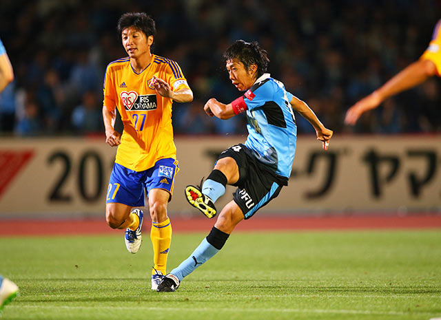 【ＹＮＣ 予選リーグ 第7節 川崎Ｆvs仙台】得意のFKで仙台ゴールを脅かした中村（川崎Ｆ）（3/5）