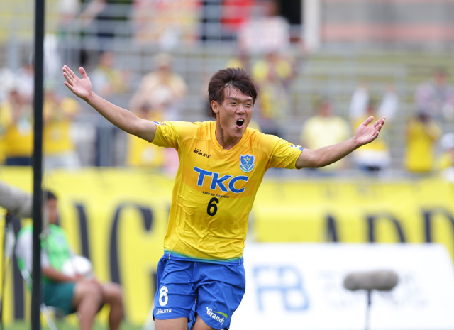 【明治安田Ｊ２ 第17節 栃木vs群馬】ゴールショーを締めくくる5点目のゴールを決めたハン（栃木）（2/3）