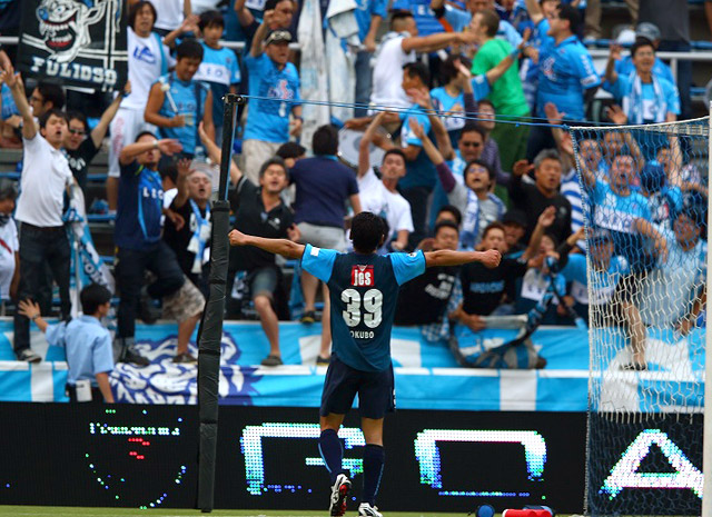 【明治安田Ｊ２ 第17節 横浜FCvs岐阜】ハットトリックを達成した大久保（横浜FC）（2/4）