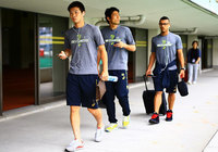 【明治安田Ｊ１ １ｓｔ 第15節 Ｇ大阪vs神戸】ウォーミングアップへ向かう岩波(神戸)ら（3/11）