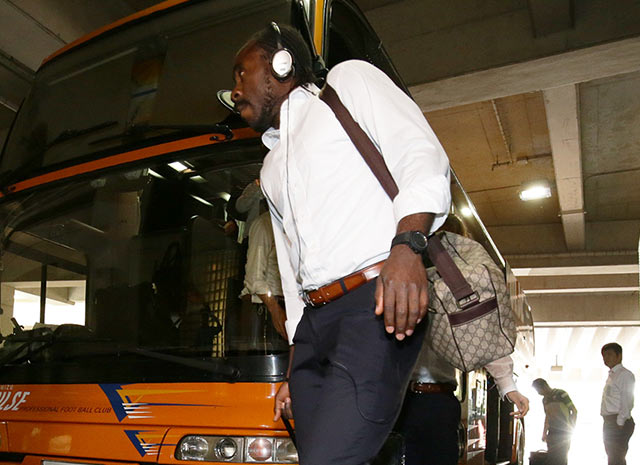 【明治安田Ｊ１ １ｓｔ 第15節 浦和vs清水】会場入りするピーター・ウタカ（清水）（11/21）