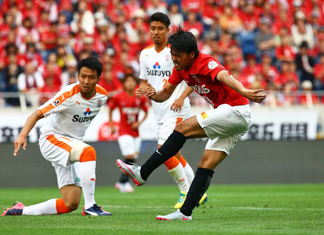 【明治安田Ｊ１ １ｓｔ 第15節 浦和vs清水】巧みな切り返しから先制点を蹴り込んだ興梠（浦和）（19/21）