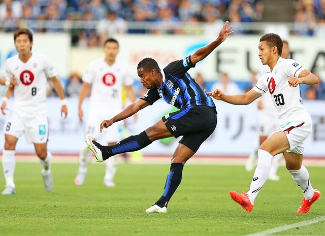 【明治安田Ｊ１ １ｓｔ 第15節 Ｇ大阪vs神戸】試合終了間際に惜しいシュートを放ったリンス（Ｇ大阪）（10/11）