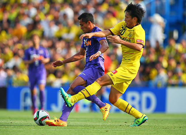 【明治安田Ｊ１ １ｓｔ 第15節 柏vs広島】今季5点目となる逆転ゴールを決めたドウグラス（広島）（3/5）