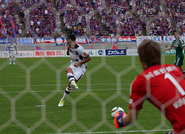 【明治安田Ｊ１ １ｓｔ 第15節 松本vsFC東京】PKを冷静に沈め、今季得点数をふた桁に乗せた武藤（FC東京）（4/5）