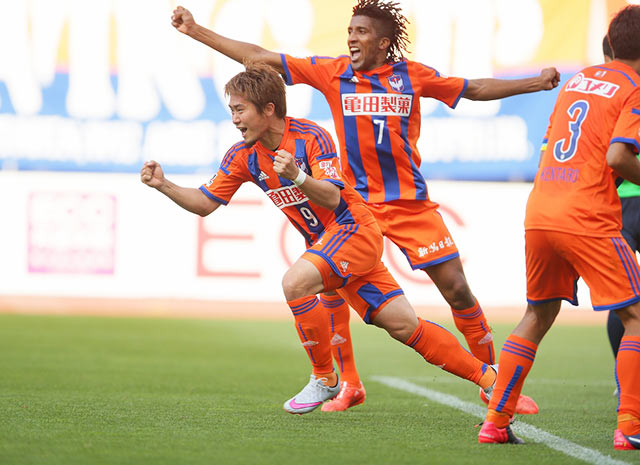 【明治安田Ｊ１ １ｓｔ 第15節 新潟vs名古屋】混戦から貴重な同点ゴールを決めた山崎（新潟）（2/5）