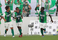 【明治安田Ｊ３ 第16節 盛岡vs相模原】今季初ゴールとなるダメ押し弾を決めたトロ（相模原 #21）（2/2）