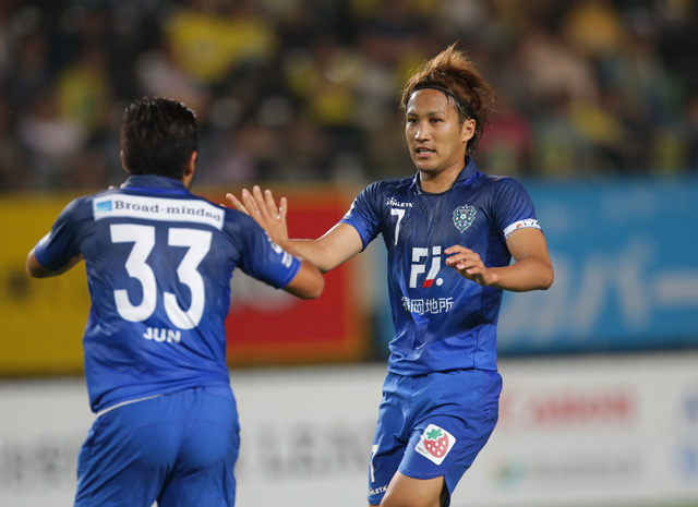 【明治安田Ｊ２ 第18節 千葉vs福岡】追撃のゴールを決めた金森（福岡）（2/3）