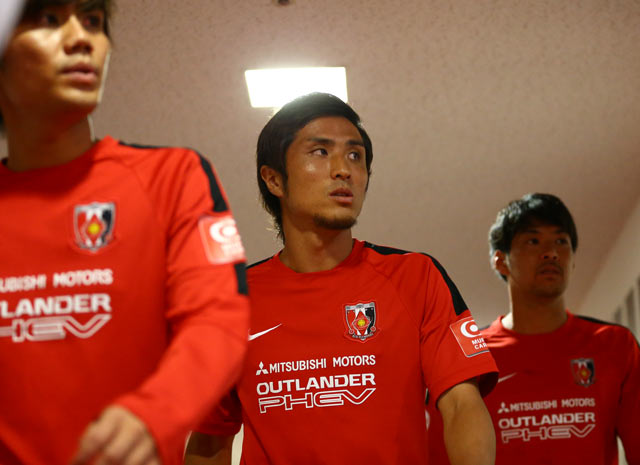 【明治安田Ｊ１ １ｓｔ 第16節 神戸vs浦和】試合前練習を待つ那須（浦和）（15/35）