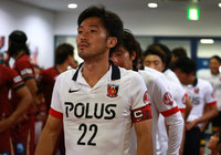 【明治安田Ｊ１ １ｓｔ 第16節 神戸vs浦和】キャプテンの阿部を先頭に入場を待つ浦和（23/35）