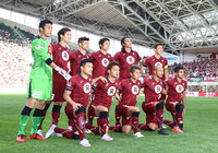 【明治安田Ｊ１ １ｓｔ 第16節 神戸vs浦和】神戸の試合直前の集合写真（24/35）