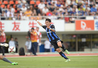 【明治安田Ｊ１ １ｓｔ 第16節 Ｇ大阪vs仙台】鋭いシュートを放つ宇佐美（Ｇ大阪）（8/15）