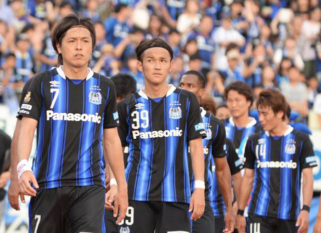 【明治安田Ｊ１ １ｓｔ 第16節 Ｇ大阪vs仙台】ドローに終わり、肩を落とすＧ大阪の選手たち（15/15）