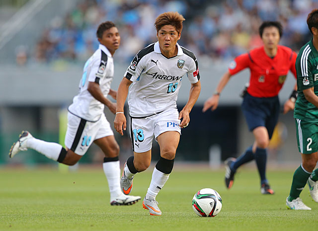 【明治安田Ｊ１ １ｓｔ 第16節 川崎Ｆvs松本】惜しいシュートを放った大久保（川崎Ｆ）（4/5）