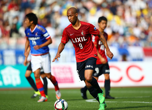 【明治安田Ｊ１ １ｓｔ 第16節 横浜FMvs鹿島】クロスバー直撃のシュートを放ったジネイ（鹿島）（4/5）