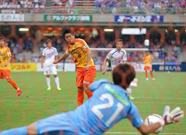 【明治安田Ｊ１ １ｓｔ 第16節 清水vs甲府】大前（清水）のPKを見事にストップした河田（甲府）（4/5）